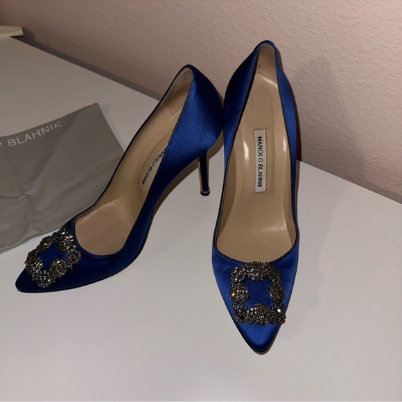 Manolo Blahnik Hangisi - Picture 4 of 4